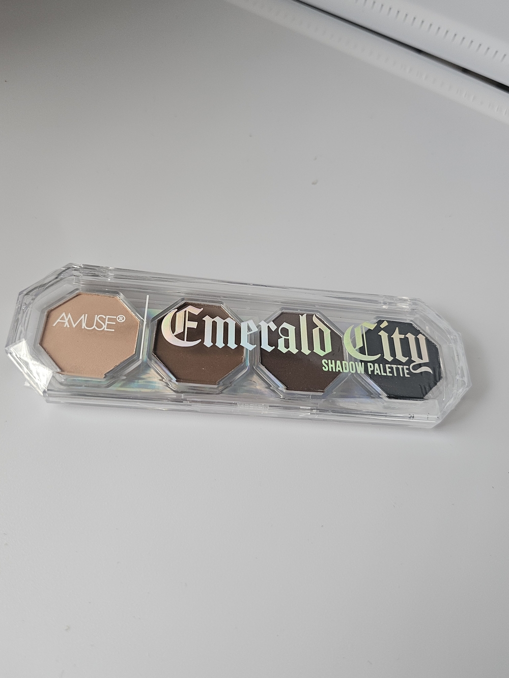 Muse Emerald City Shadow Palette - Beige, Brown & Deep Brown Shades